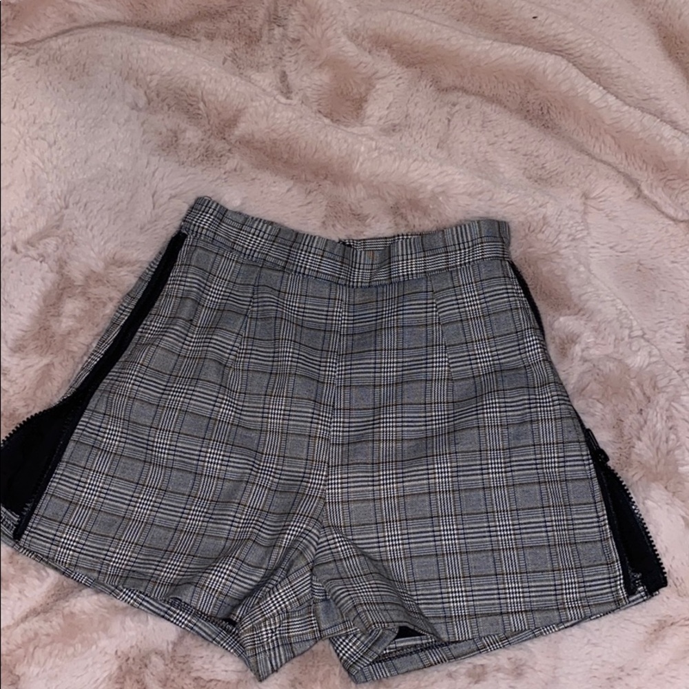 Plaid high waisted shorts with zippers down side